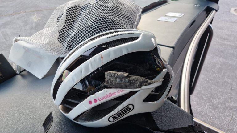 Der Helm schützte Lukas Rüegg vor schweren Kopfverletzungen.
