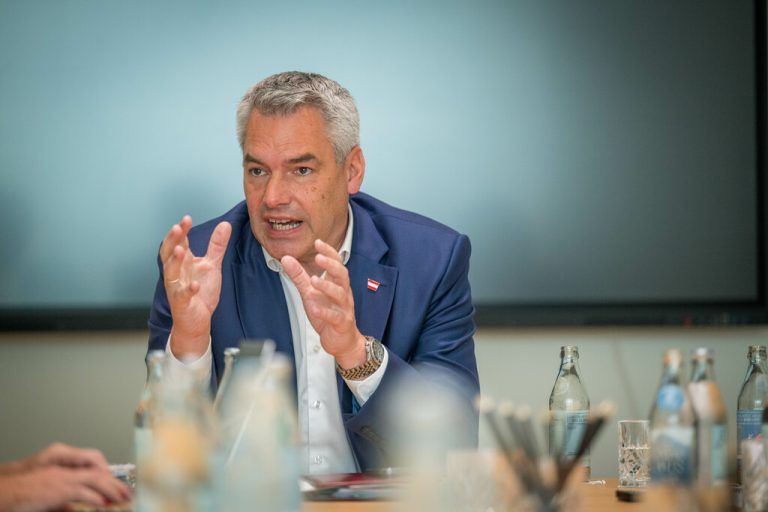 Der Kanzler stellt sich demonstrativ hinter die Gemeinden. Rhomberg