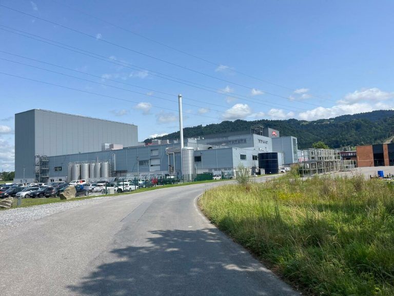 Der Vorarlberger Käseproduktehersteller Rupp AG mit Firmensitz in Hörbranz hat mit Peter Mennel (v.l.) und Michael Grahammer zwei neue Aufsichtsräte an Bord geholt.wpa/böhler/apa