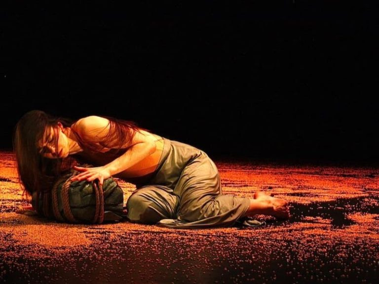 Fertility Performance von Nina Bulgakova, Anastasiia Mostova und Kateryna Zhuravlova. Leo Ollikainen