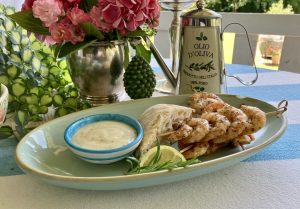 Garnelenspießchen mit Rosmarin-Aioli