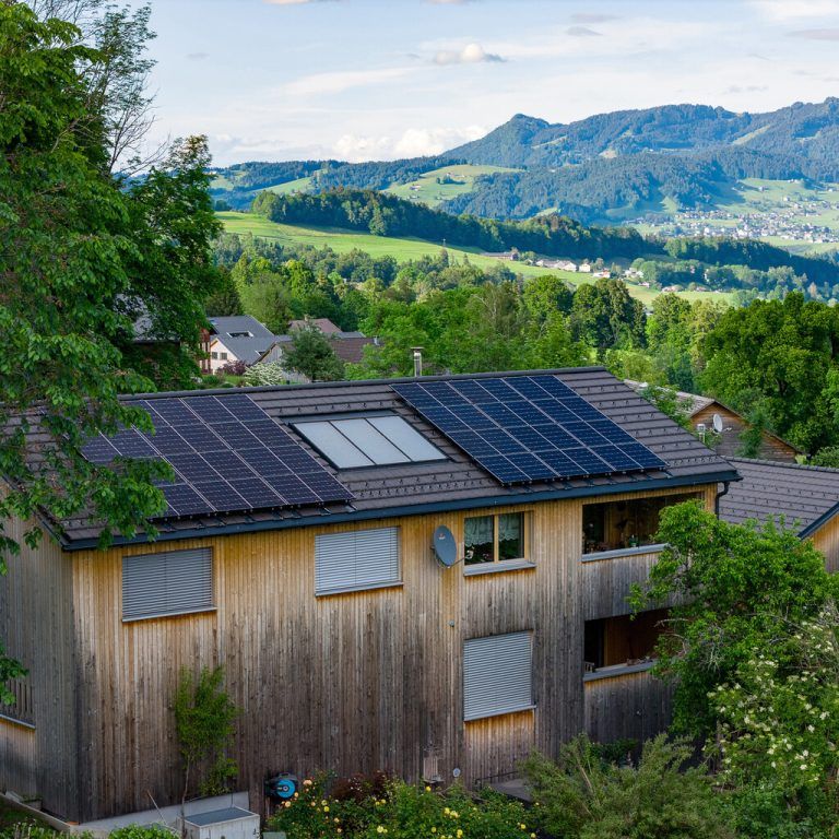 Hansesun realisiert hochwertige PV-Anlagen und Stromspeicher. hansesun