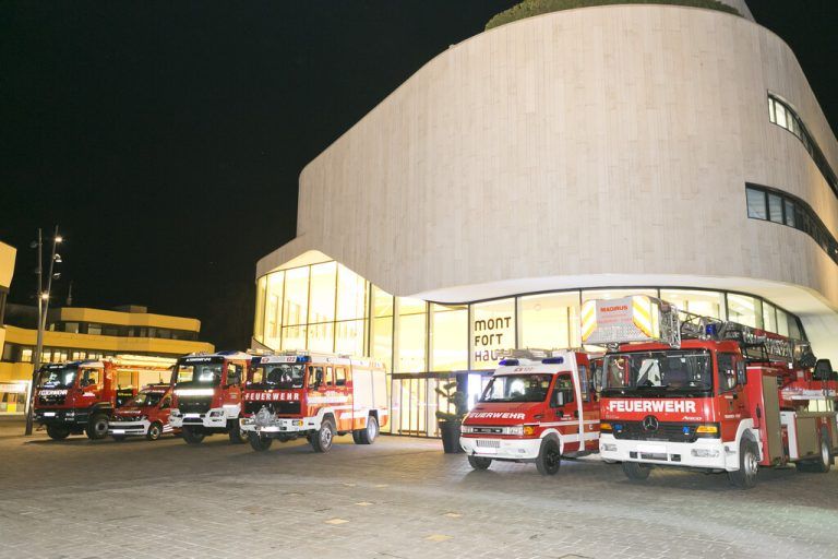 Investition in Feuerwehren. Stadt FK