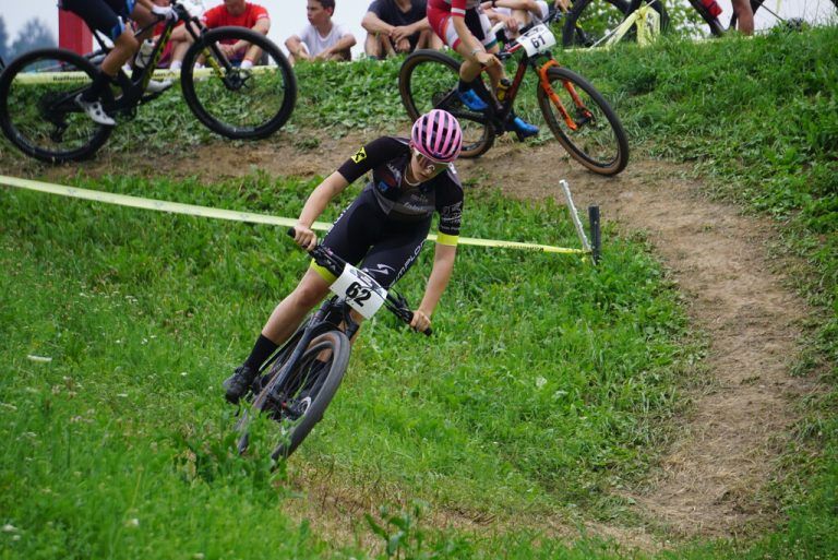 Johanna Piringer ließ sämtliche Konkurrenz hinter sich und sicherte sich zwei Goldmedaillen.RV DJ’s Bikeshop simplon Hard