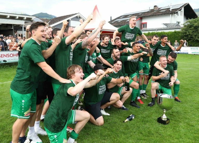 So feierten sie beim FC Sulz den Meistertitel in der Landesliga. Verein