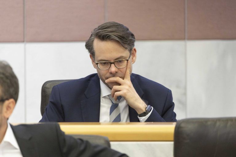 Viel Arbeit für Landesamtsdirektor Philipp Abbrederis.Shourot
