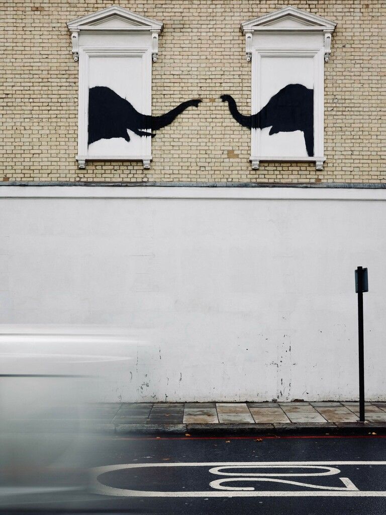 Banksys Elefanten im Westen Londons. ⇒AFP/BENJAMIN CREMEL