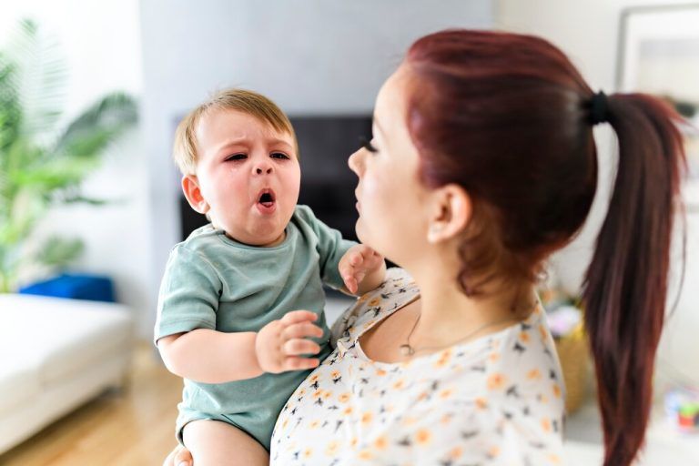 Besonders für Babys ist die Erkrankung äußerst gefährlich. ⇒Shutterstock
