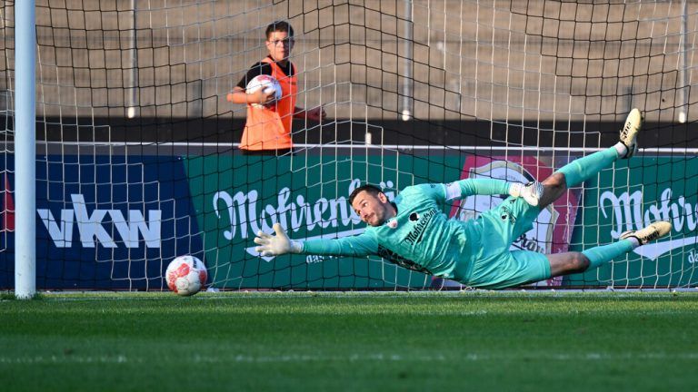 Bregenz-Goalie Franco Flückiger musste sich gestern im immoAgentur-Stadion zwei Mal geschlagen geben. ⇒GEPA/Lerch (3)