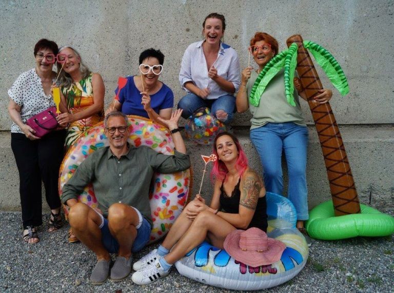 Die Theatergruppe zeigt im Herbst eine Komödie des Vorarlbergers Stefan Vögel.⇒Theater Rampenlicht