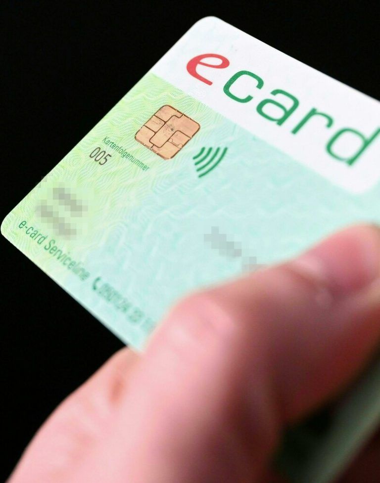 E-Cards ohne Foto sind seit dem 15. Jänner gesperrt.⇒APA/FOHRINGER