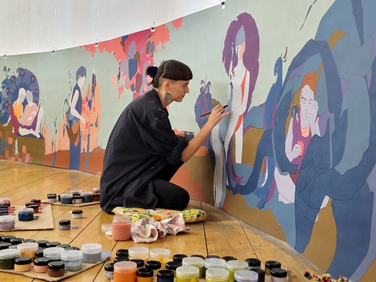 Heute zwischen 15 und 18 Uhr lädt Omani Frei zum „Offenen Atelier“ im Pulverturm Feldkirch. „Der Pfau“ und weitere Arbeiten werden bei der Vernissage am 30. und am 31. August ausgestellt. Eintritt frei.⇒Sieglinde Wöhrer (3)