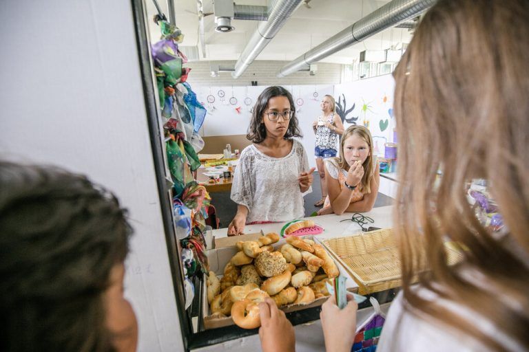 Kinder können spielerisch Berufe ausprobieren. ⇒SAMS