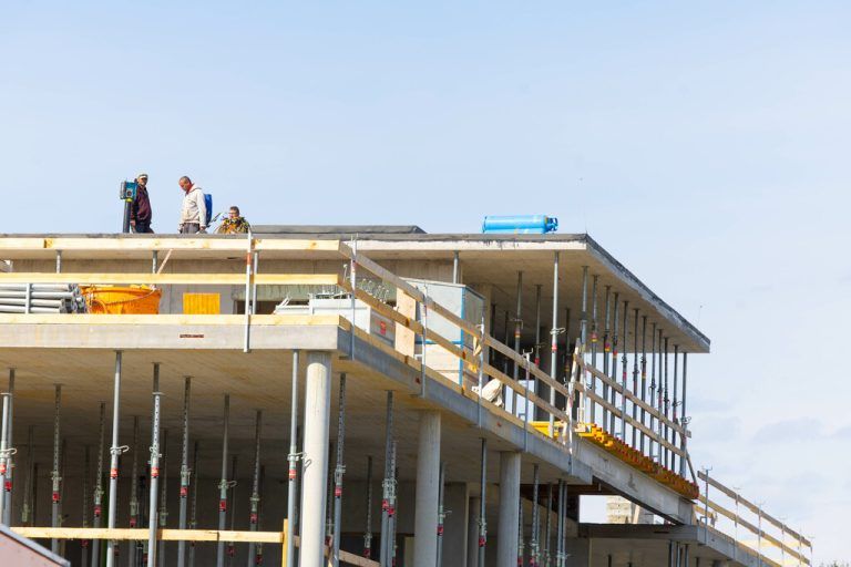Landeshauptmann Wallner und Landesrat Tittler (kleines Foto) stellten Schlüsselprojekte zu den Themen Standortsicherung und Wohnen vor.⇒hartinger/rob