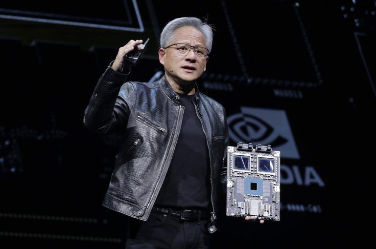 Nvidia-Chef Jensen Huang bewirbt seit Monaten den neuen Blackwell-Chip. Dieser soll Milliarden an Erlösen bringen.⇒AP Photo/Chiang Ying-ying