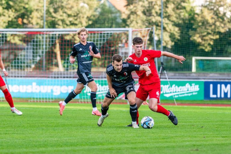 Der FC Dornbirn bewies im Regionalliga West Heimduell gegen den SV Kuchl viel Kampfgeist und sicherte sich einen Punkt.B. Rhomberg