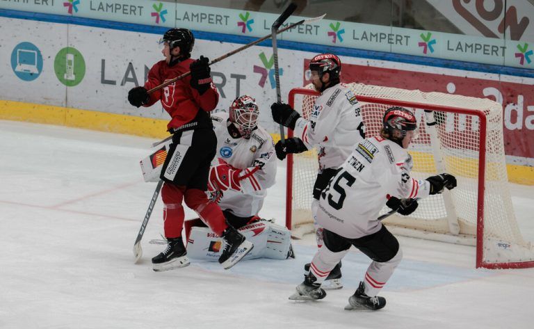 Eine Momentaufnahme aus dem Spiel am Freitag gegen Memmingen. ⇒Hartinger