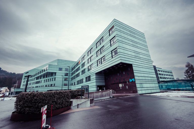 Evaluierung stellte Ärzteausbildung in Vorarlberg ein schlechtes Zeugnis aus. Krankenhäuser versprechen Reformen, sehen Lage aber weniger dramatisch als die Ärztekammer.⇒Hartinger