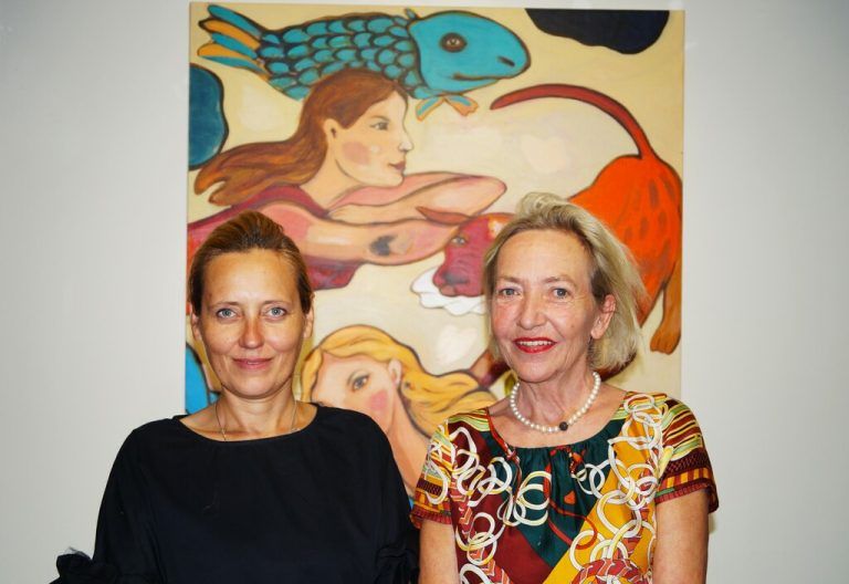Galeristin Sylvia Janschek (rechts) eröffnete in der Art Gallery in Bregenz eine neue Ausstellung.Yasmin ritter (7)