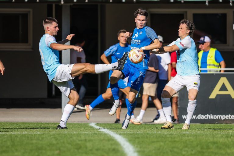 Im Spiel zwischen dem FC Hard und Blau-Weiß Feldkirch entwickelte sich eine hitzige Schlussphase.⇒Philipp Steurer
