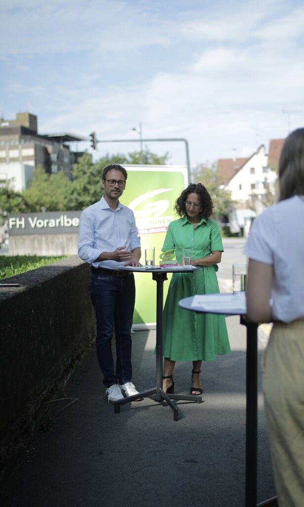 Mobilitätslandesrat Daniel Zadra und Grünen-Klubobfrau Eva Hammerer wollen einen „Ringflitzer“.⇒Grüne, Hartinger (2)