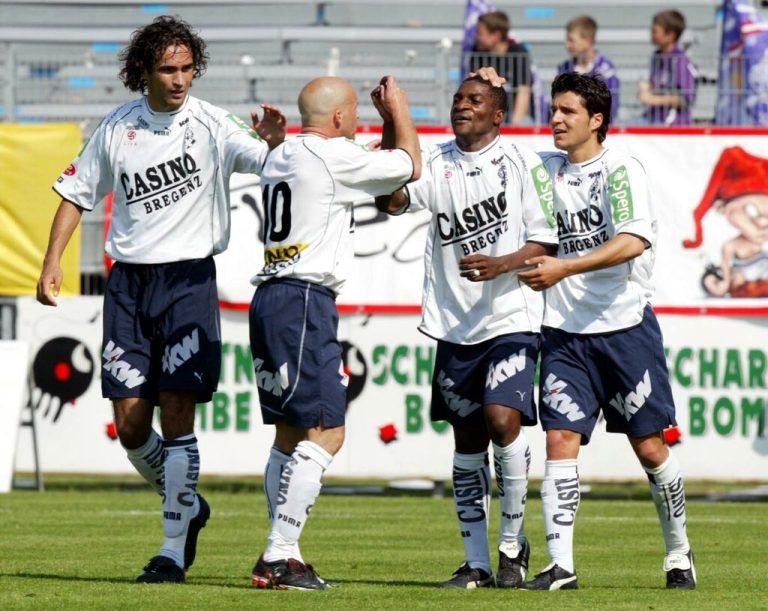 So jubelte Schwarz-Weiß Bregenz am 29. Mai 2003 über den Sensationssieg bei Austria Wien. ⇒Reuters