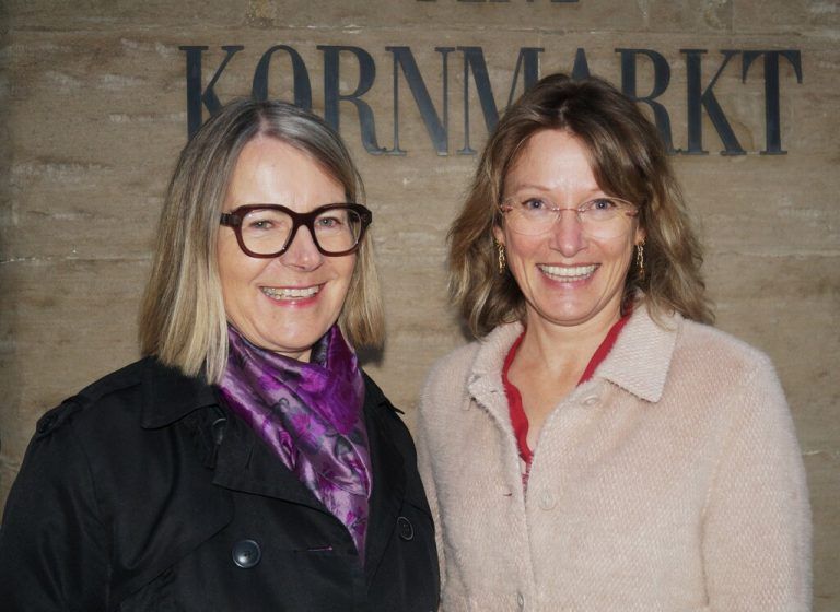 Christa Strobl und Claudia Wurzer (Raiffeisenbank).