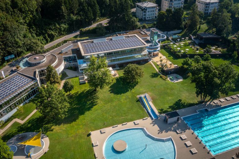 Das seit 1976 bestehende Hallen- und Freibad „Val Blu“ soll zum Regionalbad werden.⇒stadt bludenz