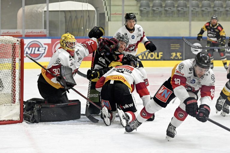 Die Pioneers standen gestern in Bruneck unter Dauerdruck. ⇒Foppa Iwan - HC Pustertal