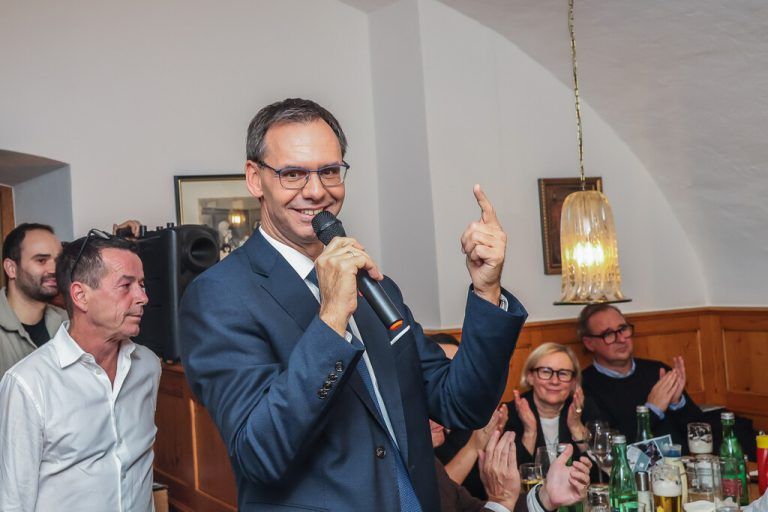 Markus Wallner triumphierte bei der Wahlparty im Kornmesser Bregenz. ⇒APA
