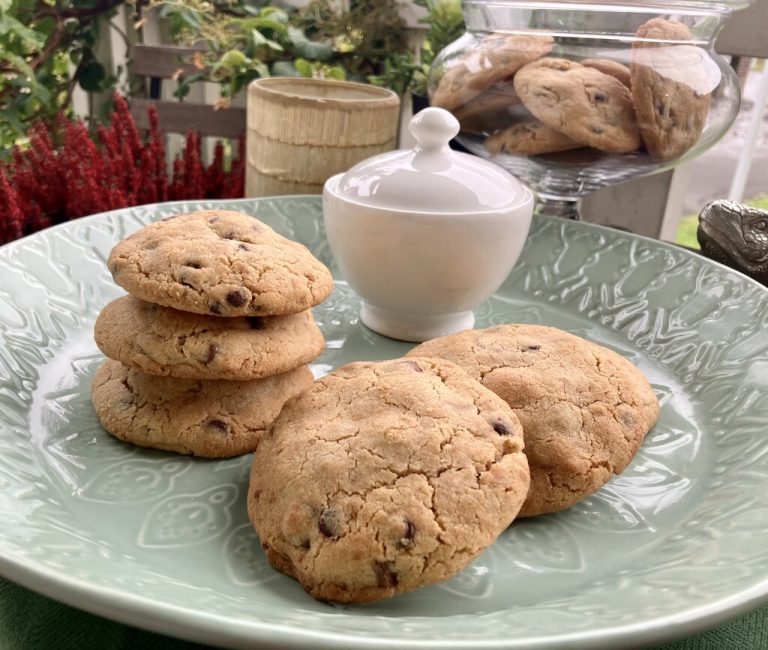 Versteckte Köstlichkeit: Cremige Schokocookies mit Nussnougatkern, frisch aus dem Ofen!⇒Ulrike Hagen