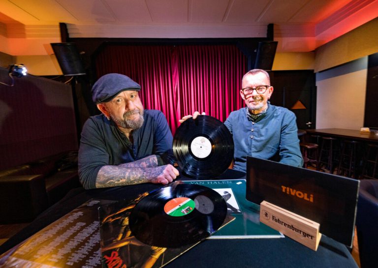 Am Samstag, den 7. Dezember, laden Charly Brugger und Mirko Ladstätter zum 40-jährigen Jubläum des legendä­ren Club 3000 ins Dornbirner Tivoli.⇒Stiplovsek (5)