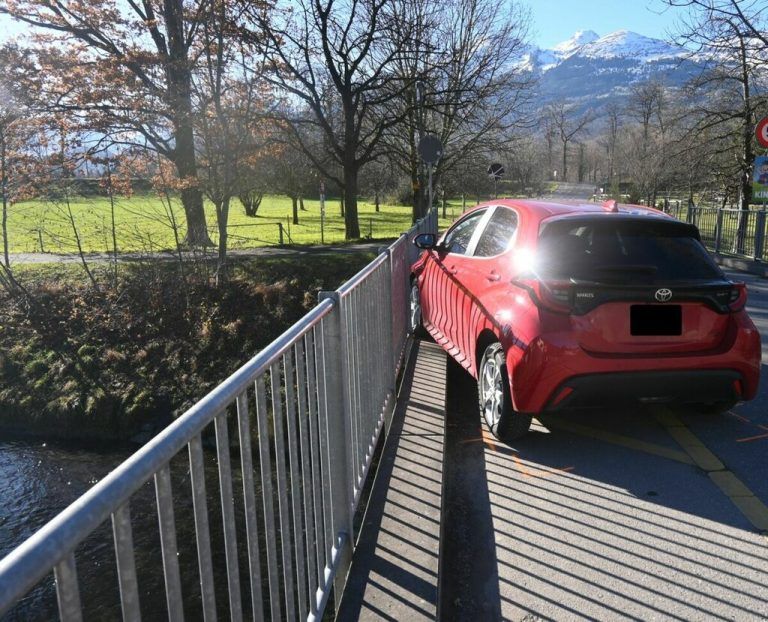 Das Unfallfahrzeug.⇒landespolizei fl