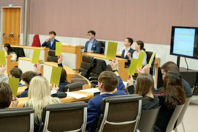 Die Schülervertreter debattierten zu 13 Tagesordnungspunkten.⇒land vorarlberg/7pro.tv