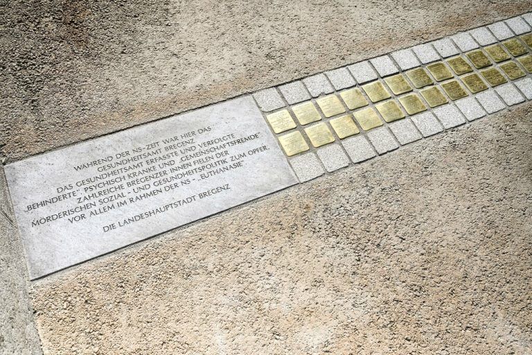Die Stolpersteine. ⇒Mittelberger
