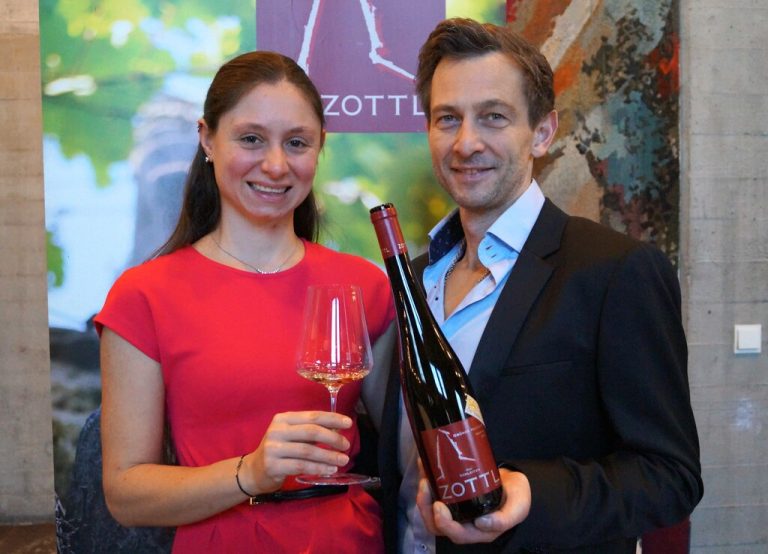 Magdalena und Franz Zottl betreiben ihr Weingut in der Wachau.