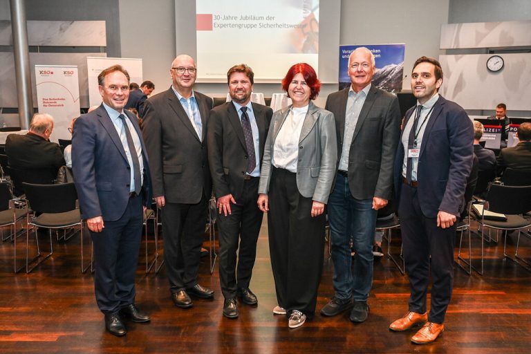 Michael Amann, Manfred Arquin, Michel Haller, Uta Bachmann, Hans-Peter Ludescher und Lukas Lenz (v.l.).⇒Mittelberger