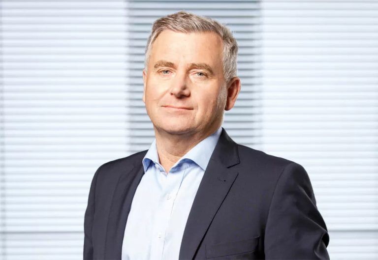 Topmanager Günther Apfalter.⇒Magna/Luef light
