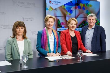 V.l.: Michaela Müller, Martina Rüscher, Andrea Kaufmann und Michael Tinkhauser.land vorarlberg/hofmeister