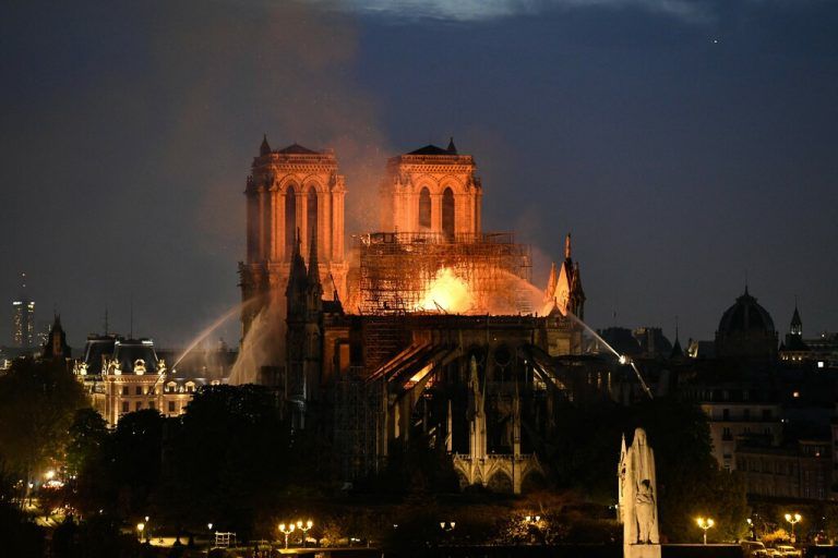 2019 wurde die Kathedrale durch einen Brand schwer beschädigt. ⇒APA