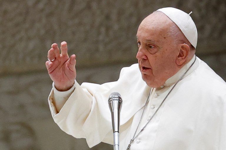 Der 88-Jährige Papst Franziskus hat Erkältungssymptome. ⇒Reuters