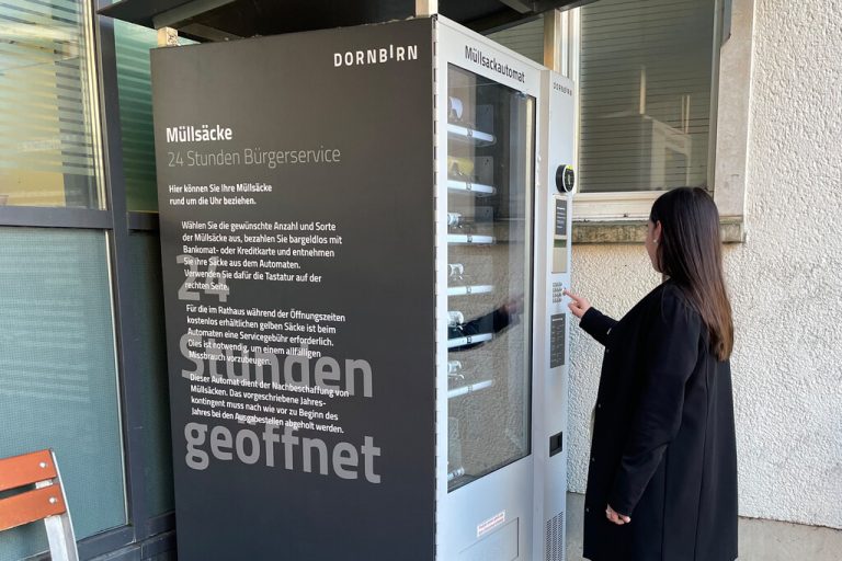 Der Müllsackautomat befindet sich beim Rathauseingang in der Bergmannstraße.⇒DORNBIRN TOURISMUS