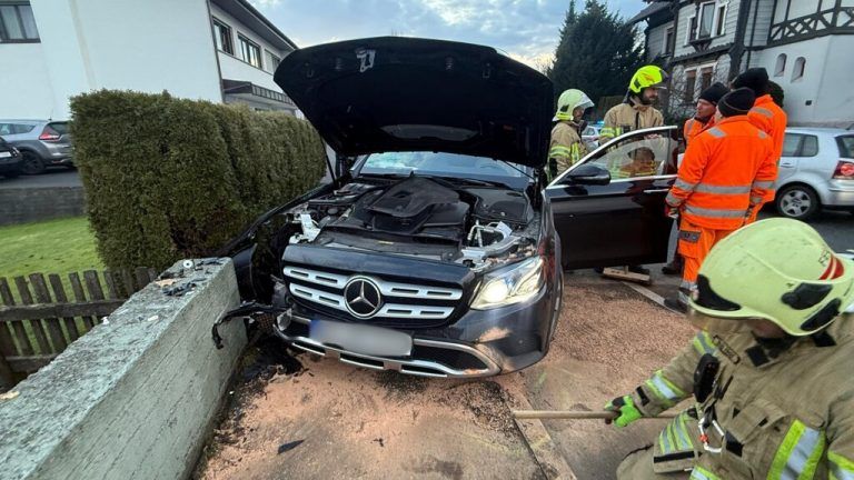 Der Unfall führte zu Verkehrsbehinderungen. ⇒Maurice Shourot