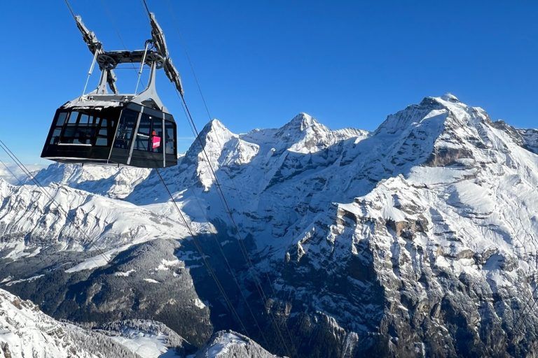 Die neue Bahn befindet sich in den Berner Alpen.⇒Garaventa