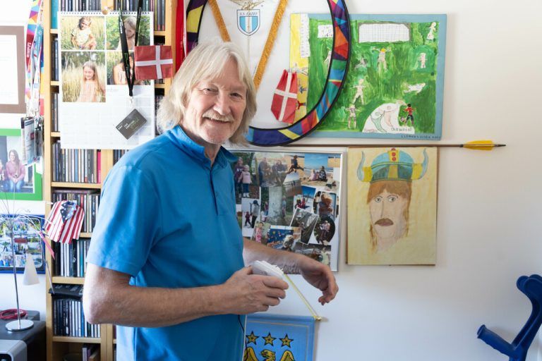 Heinrich Olsen links beim Besuch der NEUE in Schwarzenberg und oben mit dem heutigen König von Dänemark, Frederik X.⇒Klaus Hartinger, Privat