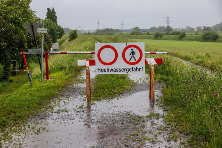 Langanhaltende Regenfälle sorgten für Überflutungen in weiten Teilen des Landes.⇒Hartinger