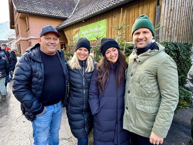 Lukas und Brigitte Konzett mit Simone und Marco Tittler.⇒LUTZ