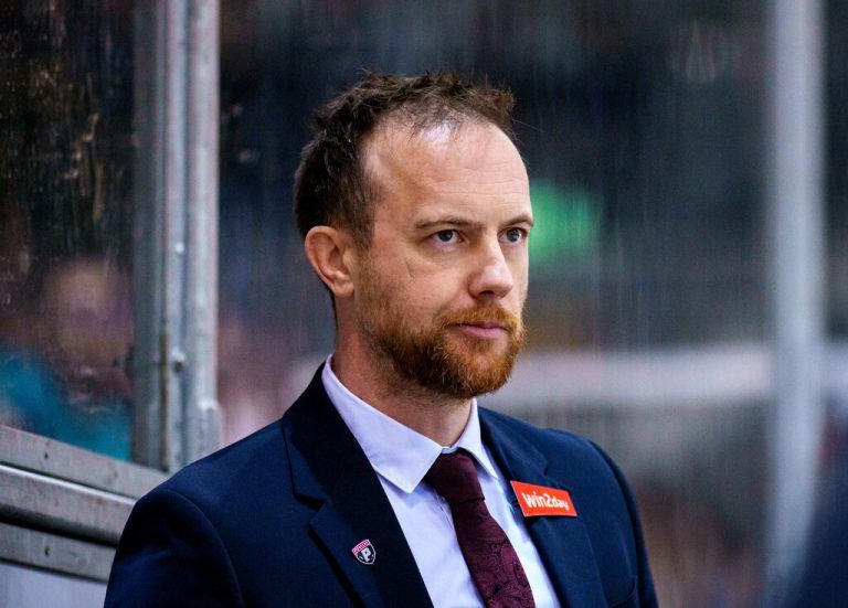 PIV-Headcoach Dylan Stanley machte zuletzt einen ratlosen Eindruck. ⇒GEPA