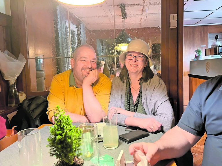 Ralf Loacker und Maggie Hinterholzer sind beim Lions Club amKumma dabei.⇒Fritz-pinggera