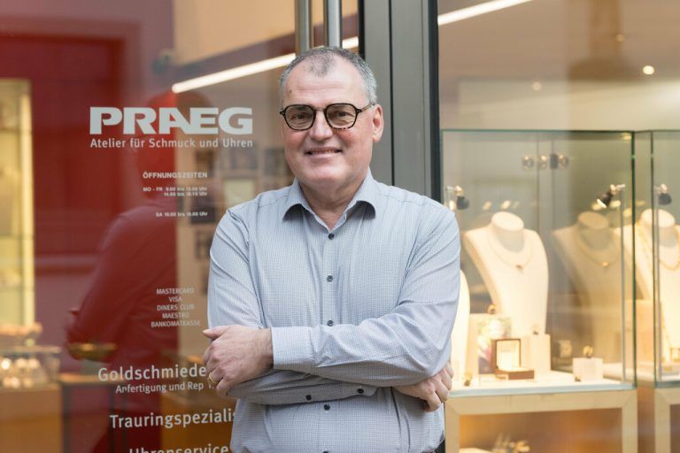 Uhren- und Schmuckhändler Matthias Praeg. ⇒Dietmar Stiplovsek